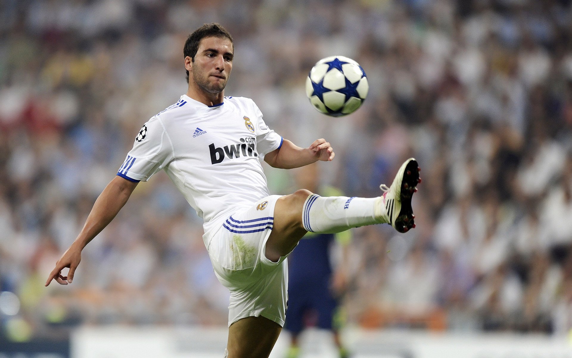 英超焦点战：拼劲十足，精彩纷呈！，英超精选